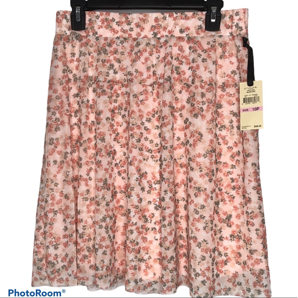 NWT Emaline Petite Mid Length‎ Floral Skirt